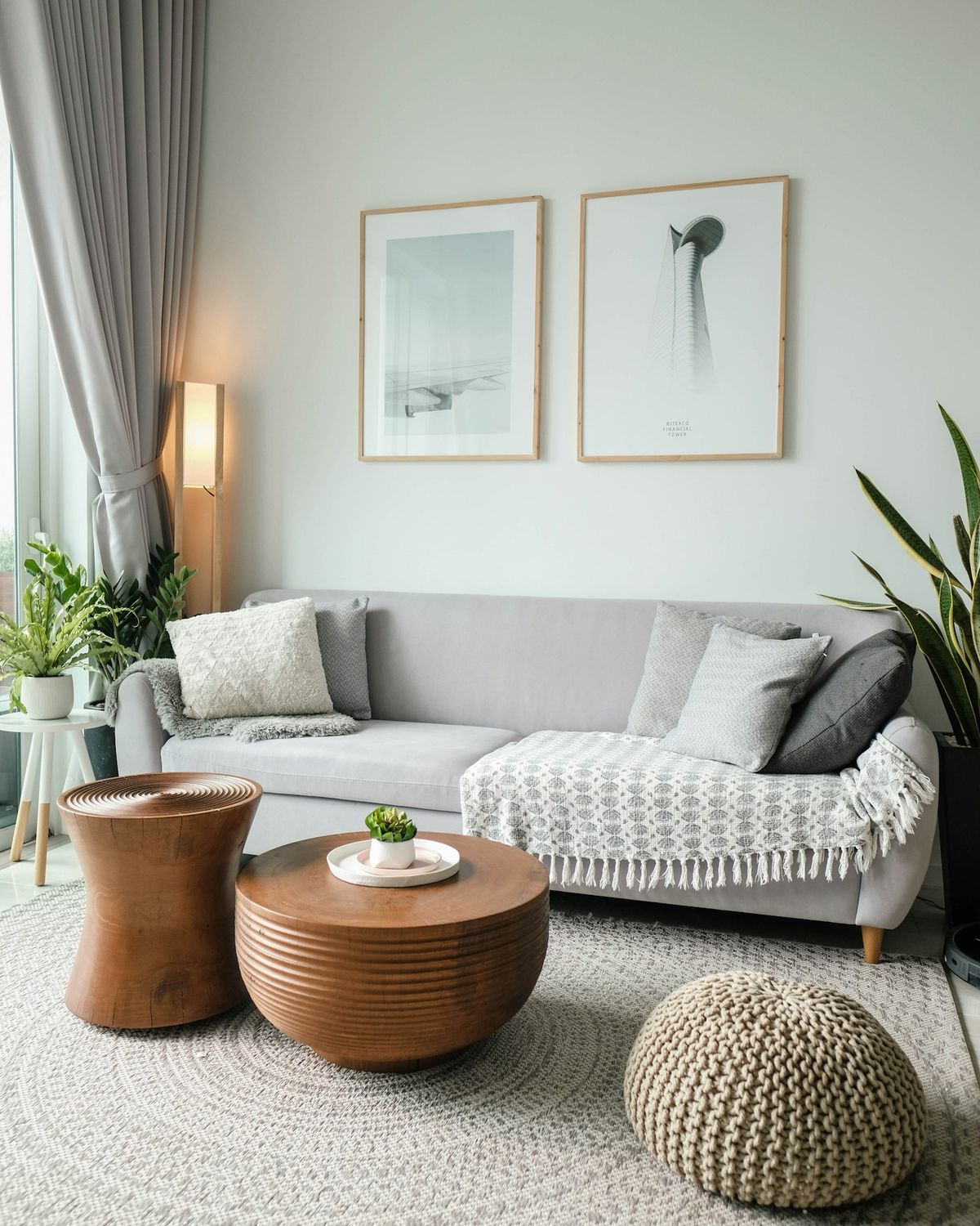 Bright, spotless living room cleaned by Aven Cleaning Co.